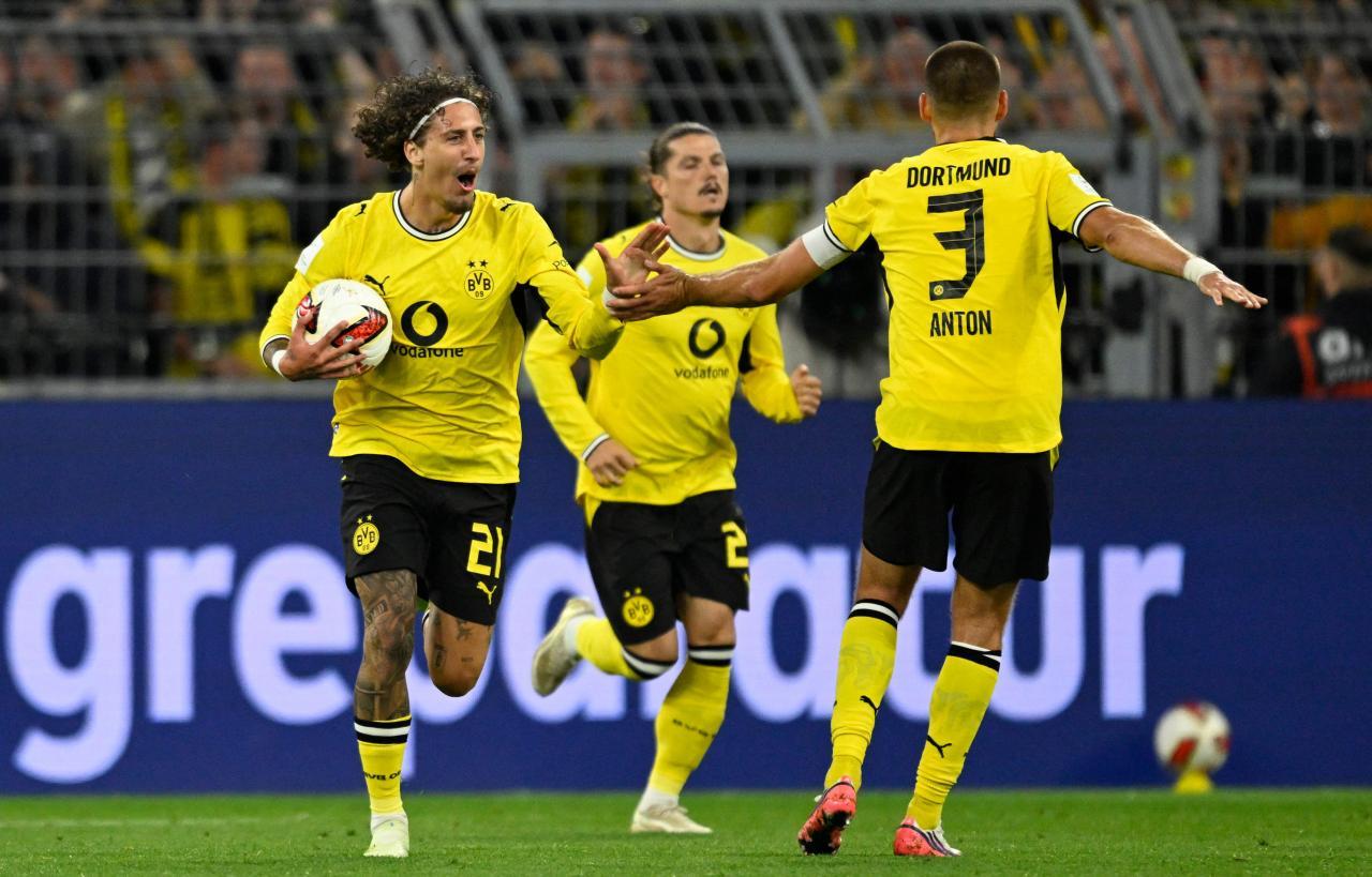 Fabio Silva (links) erzielte einen Treffer. © APA/afp / INA FASSBENDER