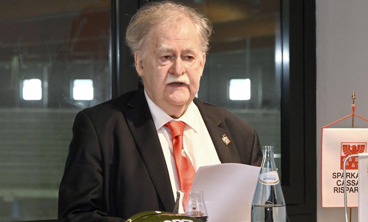 HCB-Boss Dieter Knoll präsentierte eine ganze Liste mit Neuerungen. © DLife