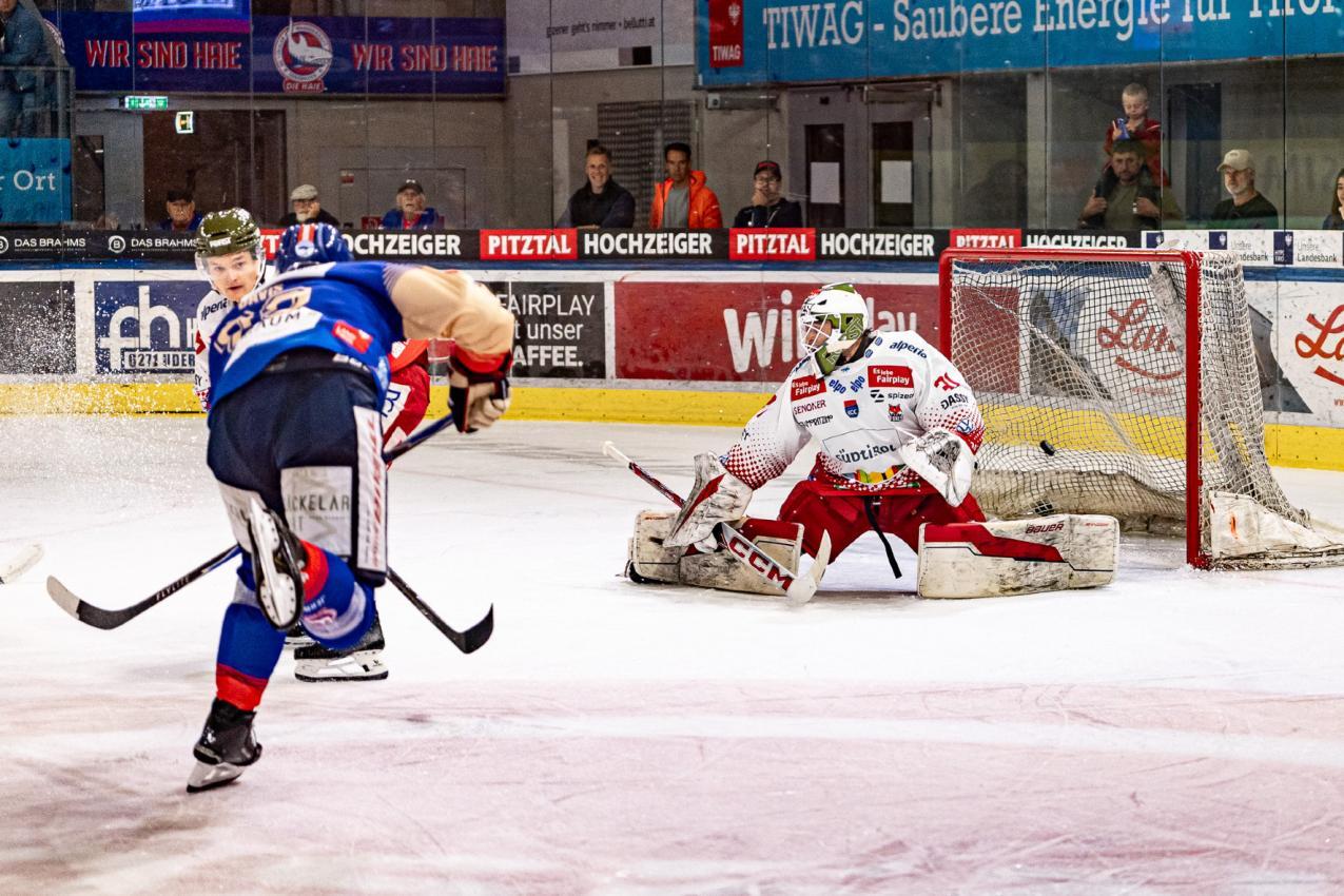 In dieser Szene wird Bozens Marco Costantini (r.) zum ersten Mal bezwungen. Der Kanadier zeigte ansonsten eine ordentliche Leistung. © Georgis Papaconstantis