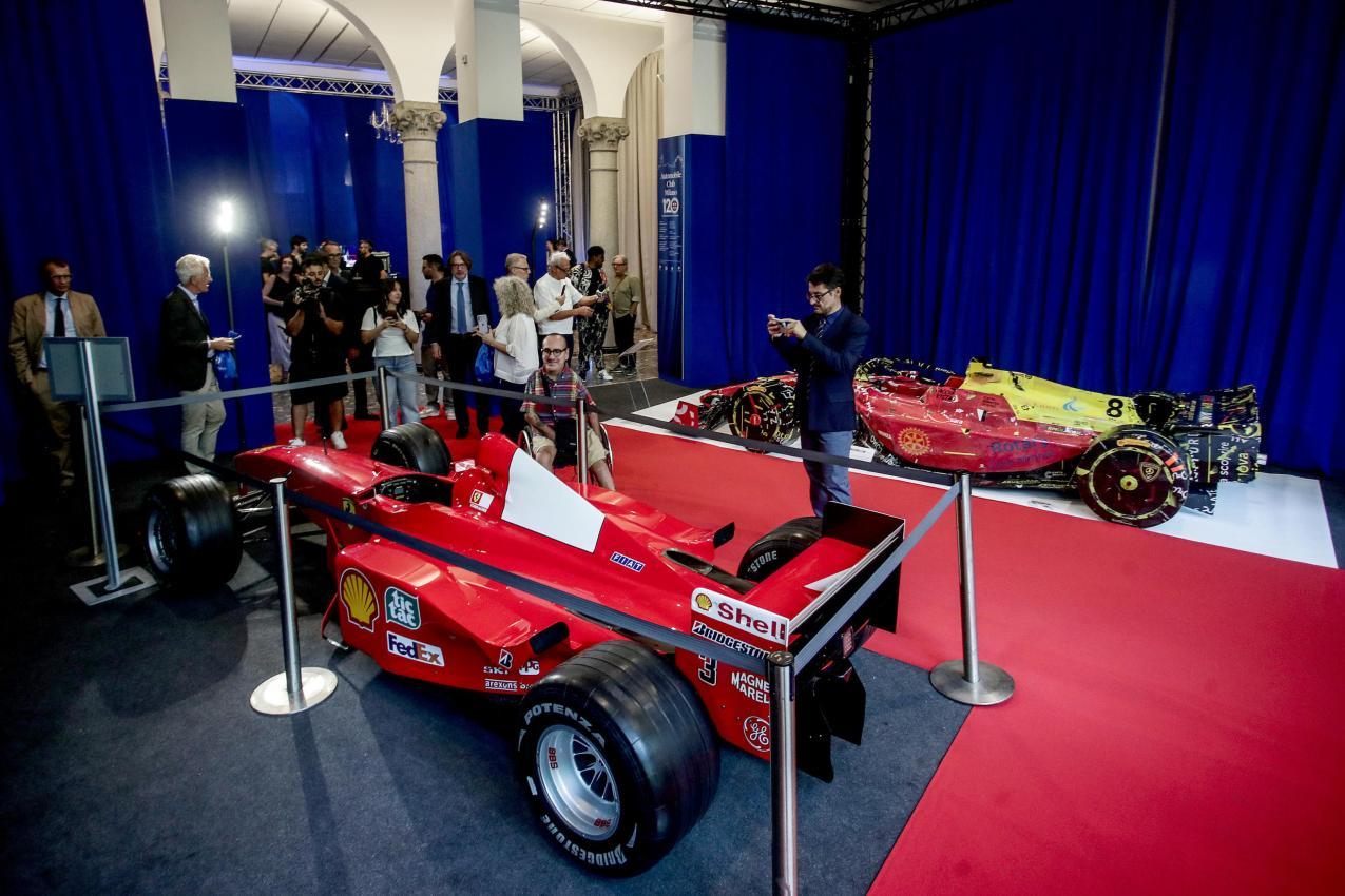 Michael Schumachers Ferrari aus dem Jahr 2002. © ANSA / MOURAD BALTI TOUATI