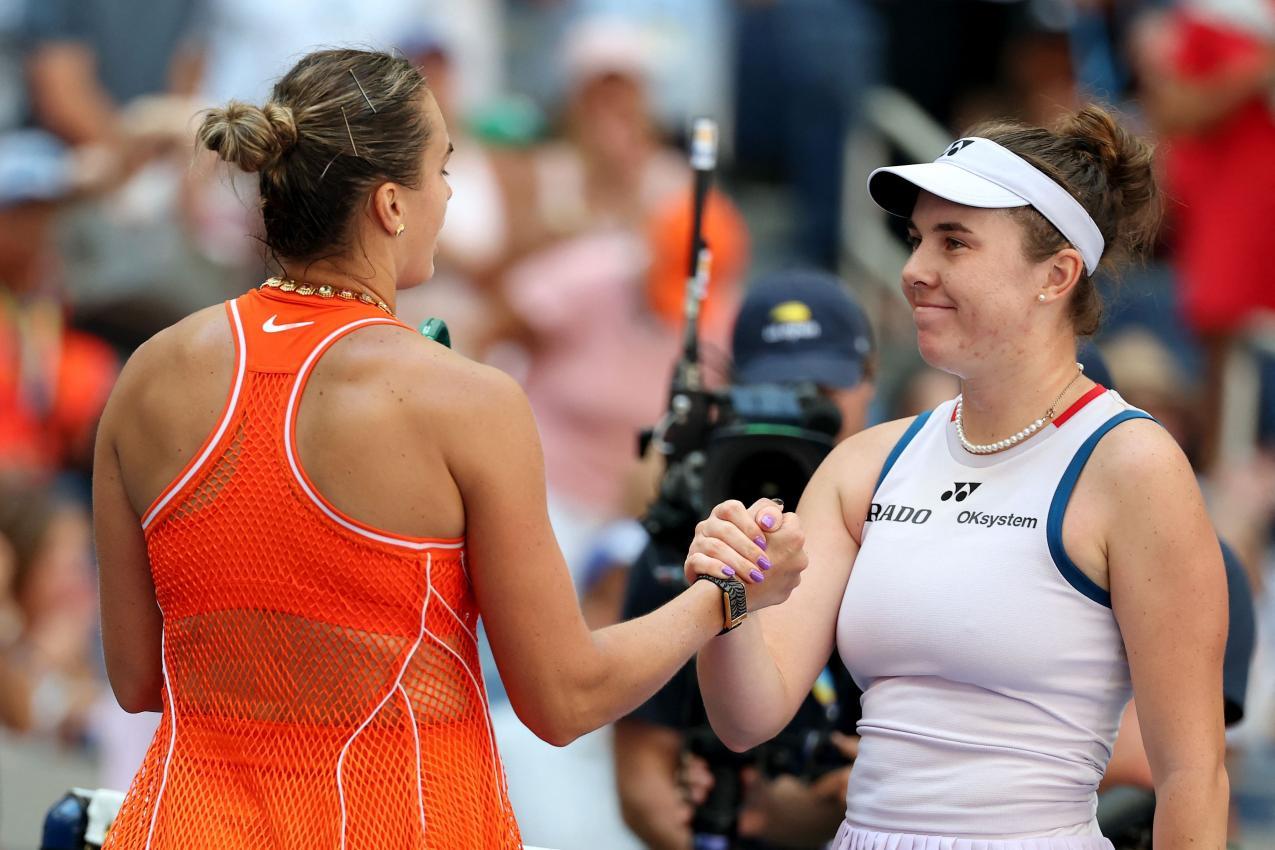Noskova (rechts) hielt stark dagegen. © APA / AL BELLO