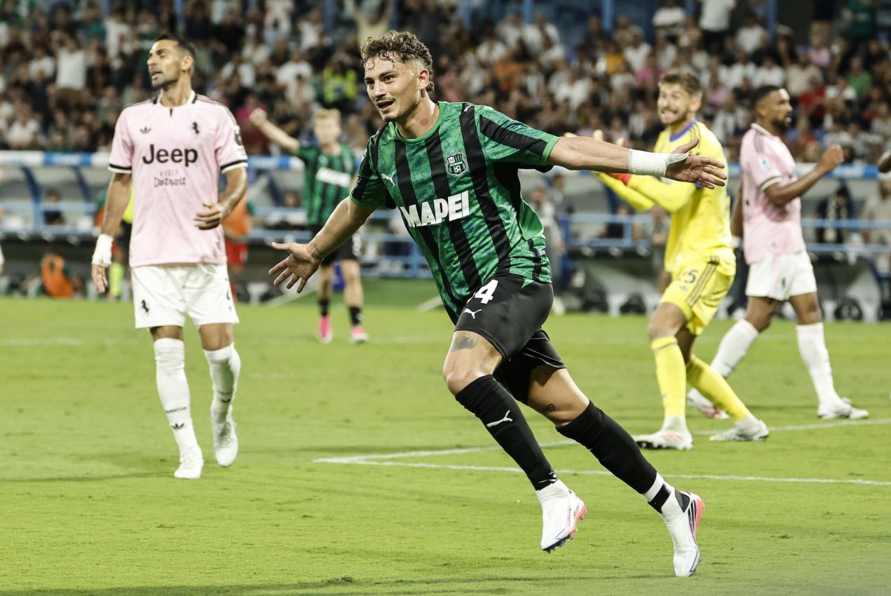 Sebastiano Esposito dreht nach dem zwischenzeitlichen 1:0 jubelnd ab. © ANSA / ELISABETTA BARACCHI