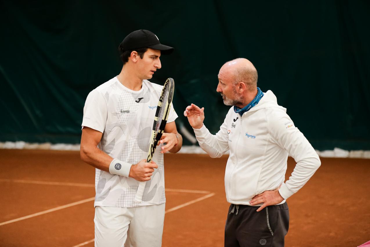 Alexander Weis mit Manuel Gasbarri (r.).