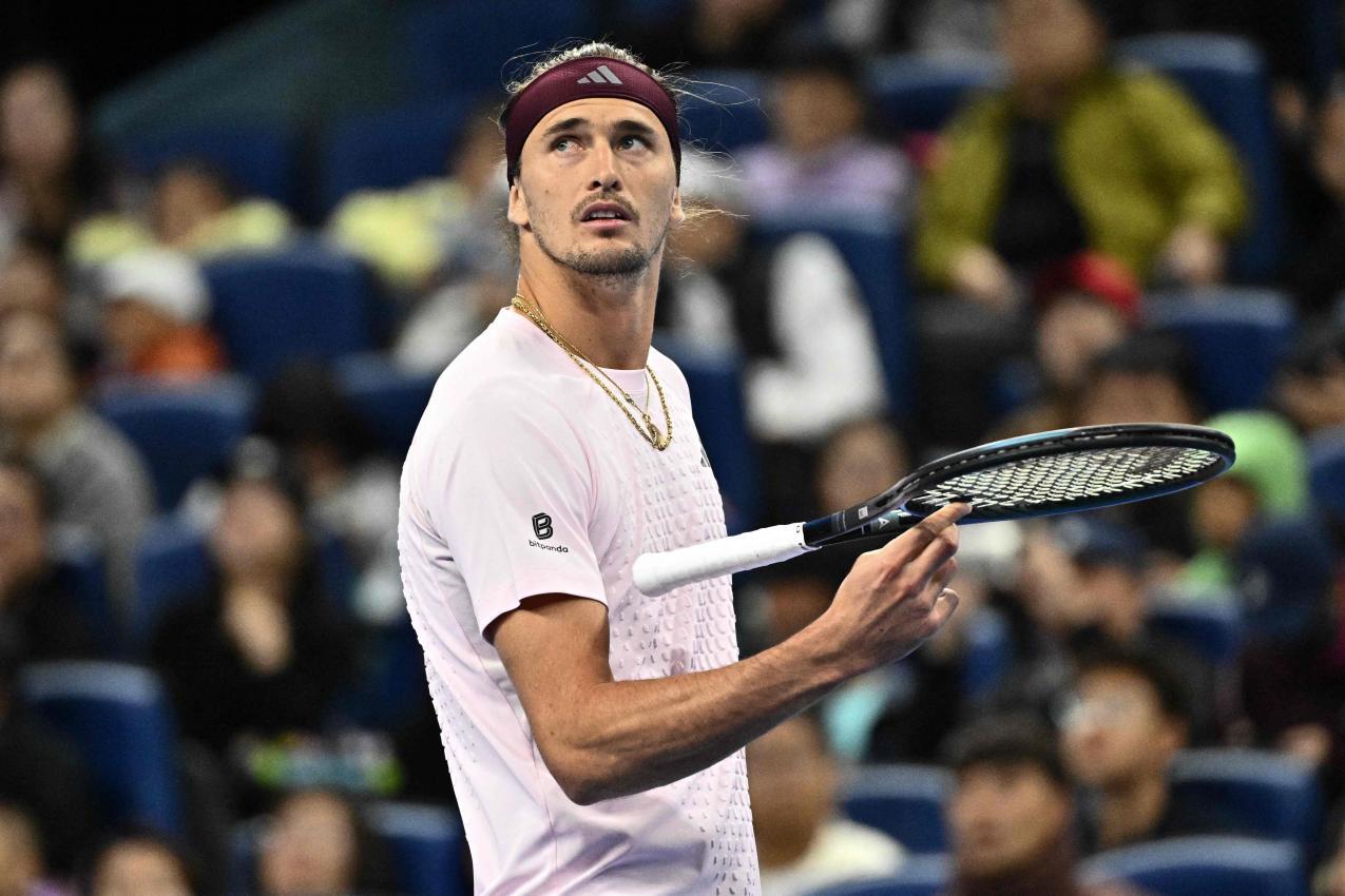 Alexander Zverev ist raus. © APA/afp / PEDRO PARDO