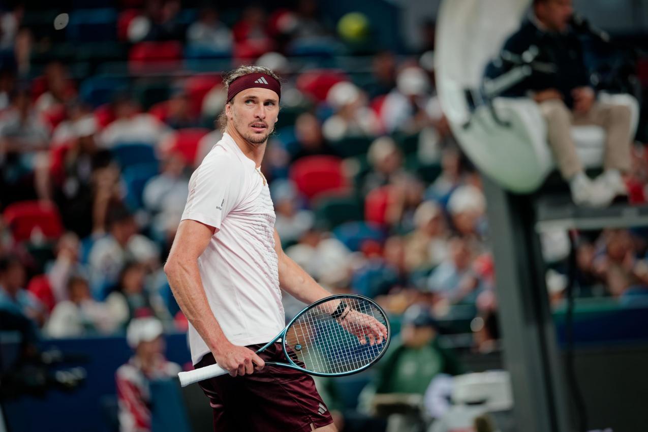 Alexander Zverev nähert sich in großen Schritten dem Tennisthron. © ANSA / ALEX PLAVEVSKI