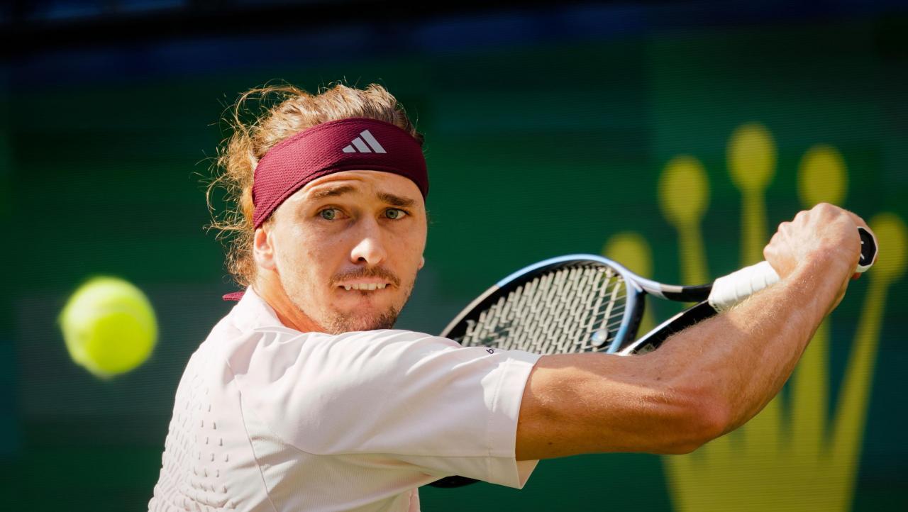 Am 2. November könnte Zverev erstmals die Nummer 1 der Welt sein. © ANSA / ALEX PLAVEVSKI