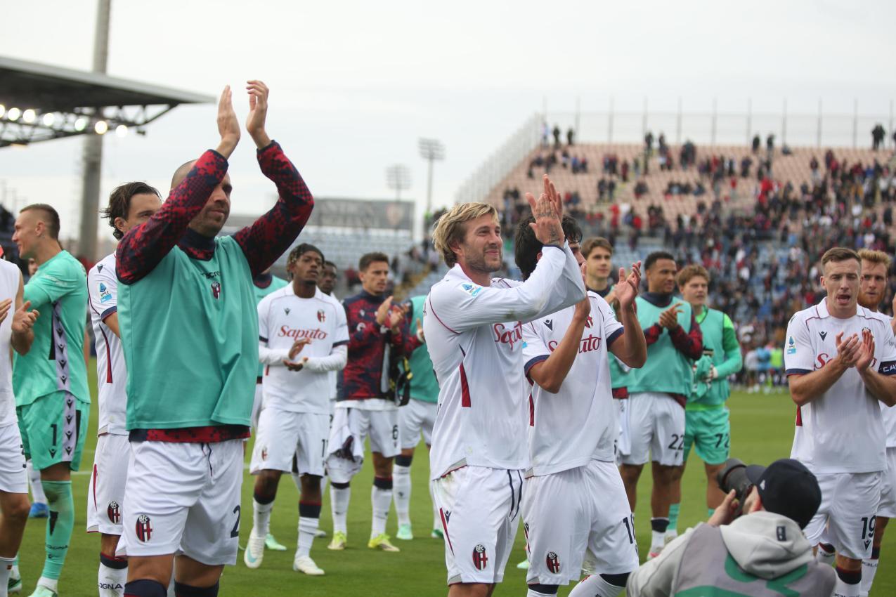 Bologna jubelt in Cagliari. © ANSA / FABIO MURRU