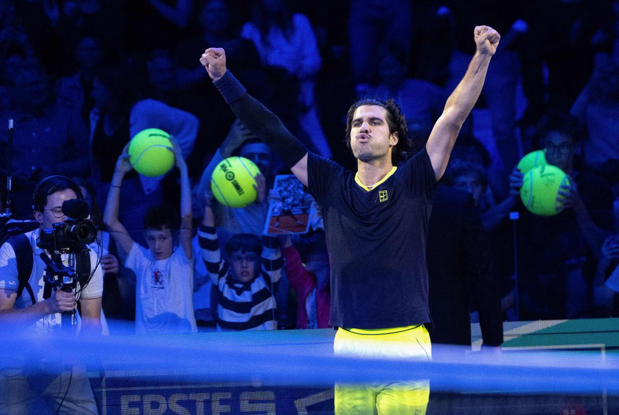 Carlos Alcaraz zeigte sein ganzes Können. © APA/afp / JOE KLAMAR