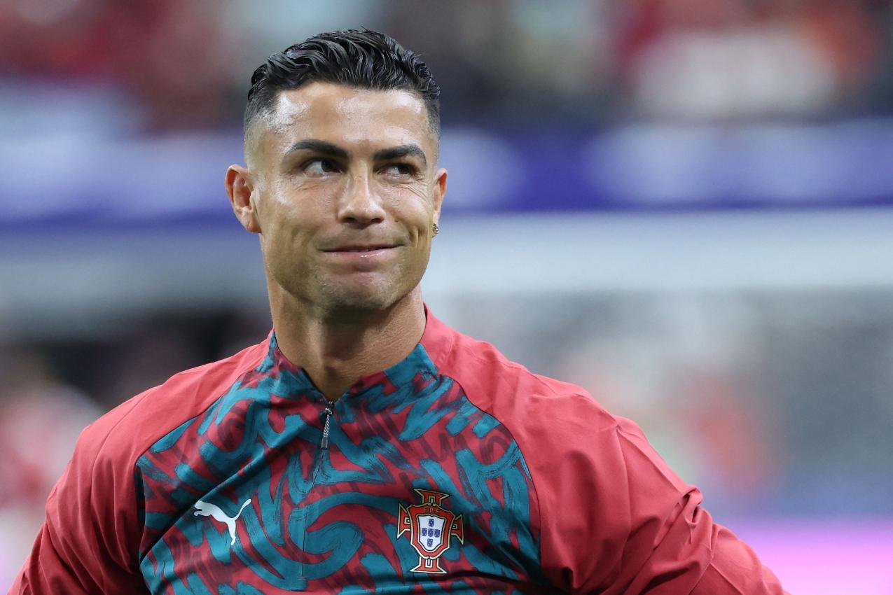 Cristiano Ronaldo kann sich eine Fortsetzung seiner Karriere in der Nationalmannschaft vorstellen. © APA/afp / THOMAS COEX