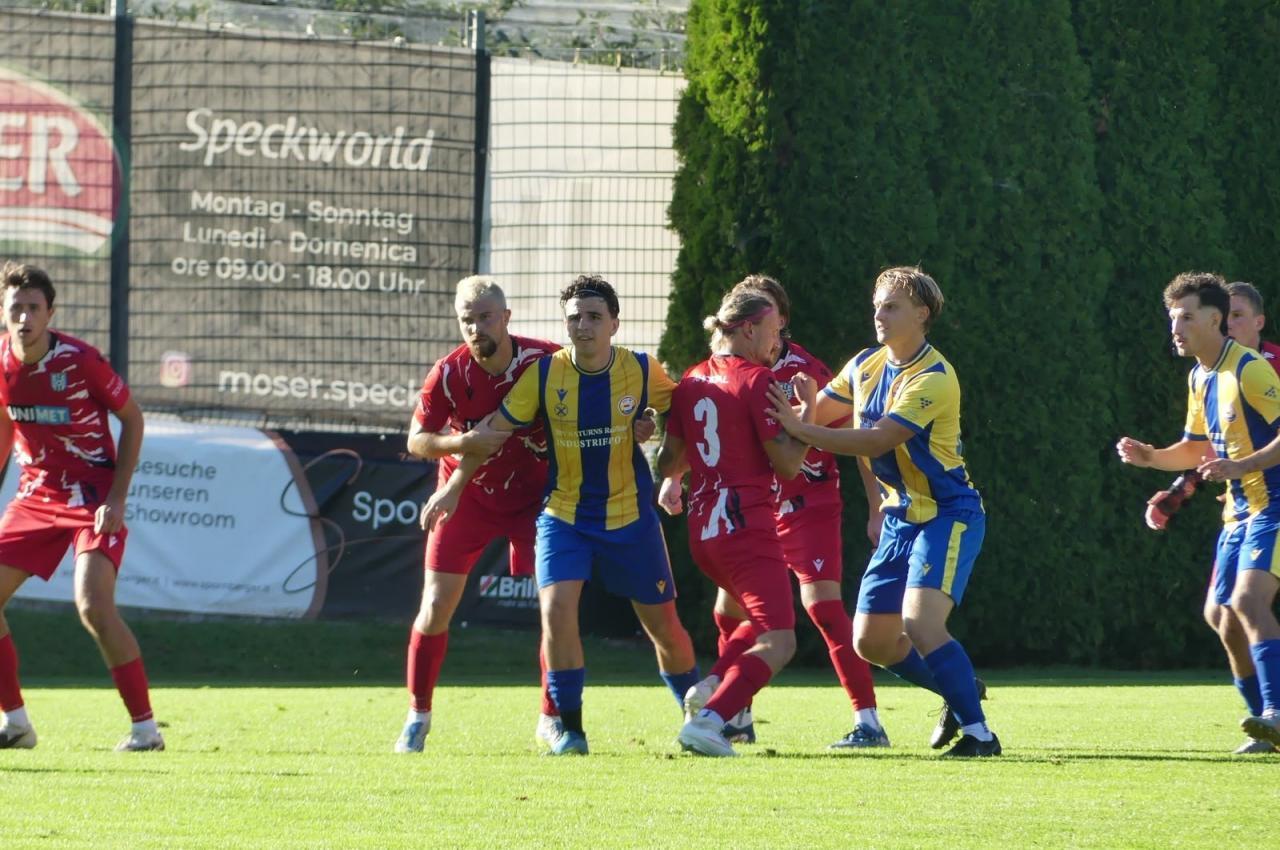 Das Duell zwischen Naturns und Ahrntal war umkämpft. © Manuel Tabarelli