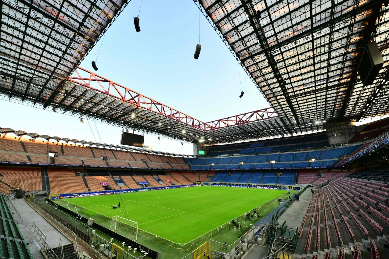 Im San Siro kämpft Inter um die ersten Punkte. © APA/afp / STEFANO RELLANDINI