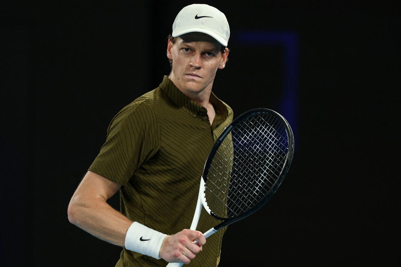 Jannik Sinner könnte mit Juan Carlos Ferrero zusammenarbeiten. © APA/afp / IZHAR KHAN