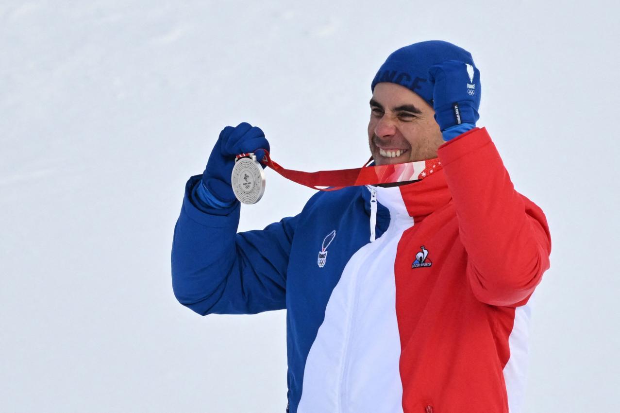 Johan Clarey ist eine Kultfigur im Ski-Zirkus. © AFP / JOE KLAMAR