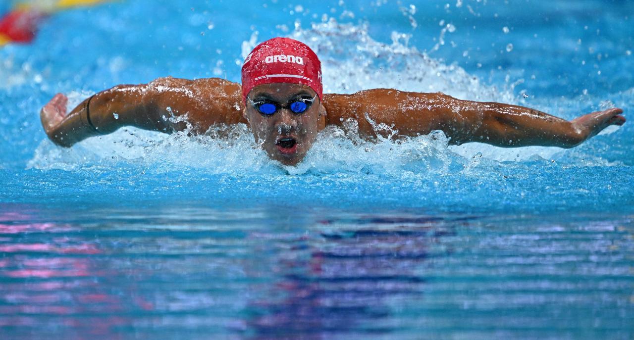 Noè Ponti ist einer der großen Namen beim Bozner Swimmeeting. © AFP / ATTILA KISBENEDEK