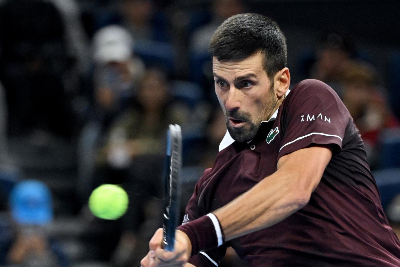 Novak Djokovic lieferte sich einen hitzigen Schlagabtausch mit Daniil Medvedev. © APA/afp / GREG BAKER
