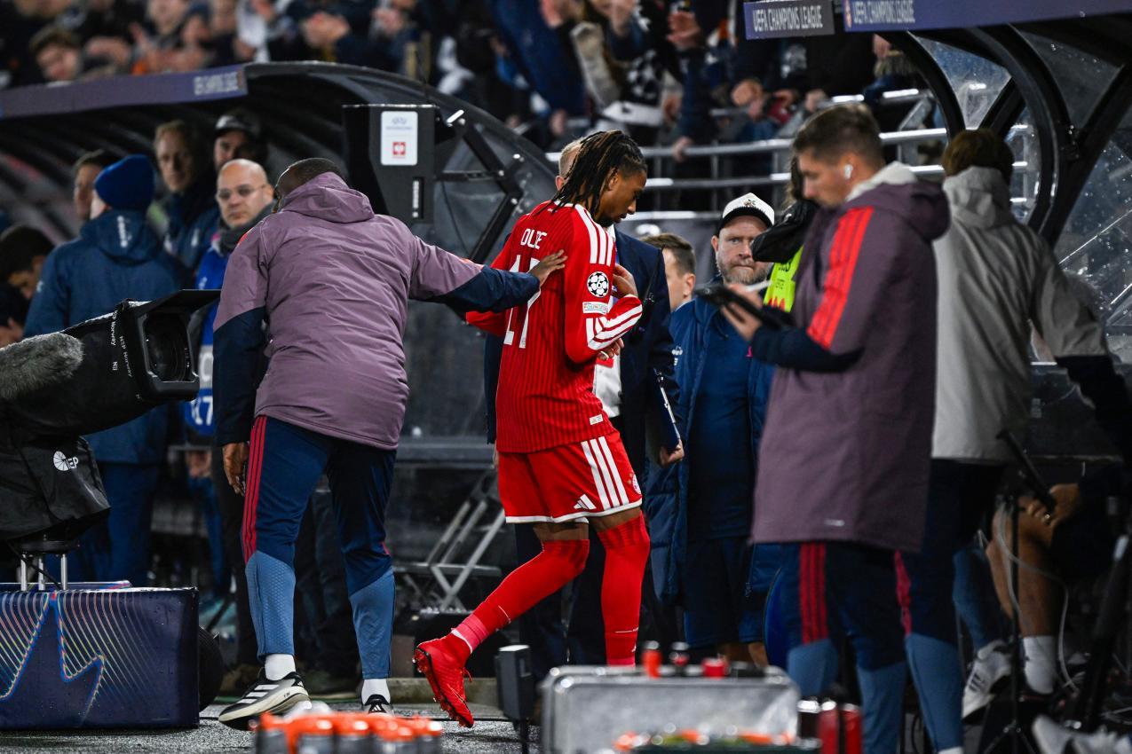 Olise wurde mit Rot vom Platz geschickt. © APA/afp / CARINA JOHANSEN