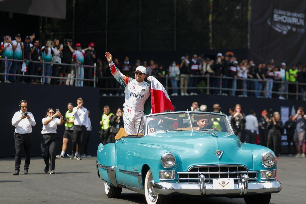 Wurde in seiner Heimat frenetisch empfangen: Sergio Perez. © ANSA / Isaac Esquivel