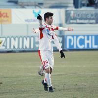 Eljon Toci (18) aus Meran spielte schon für den FC Südtirol in der Serie C. Im Vorjahr ging es zur Fiorentina, wo er in der Primavera-Mannschaft spielt. Zudem ist er U19-Nationalspieler von Albanien.
