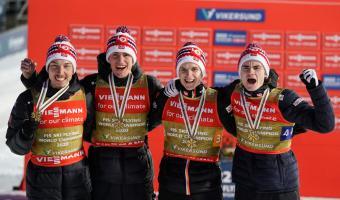 ...und holte mit dem Team die Bronzemedaille bei der Skiflug-WM. © APA/afp / TERJE BENDIKSBY