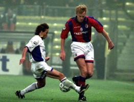 1997: Cannavaro im Trikot von Parma gegen Bolognas Kennet Anderson. © APA
