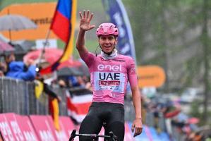 5 Etappensiege beim Giro: Pogacar zeigt es an. © ANSA / LUCA ZENNARO