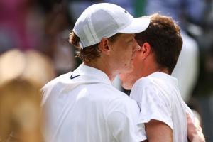 © APA/afp / HENRY NICHOLLS